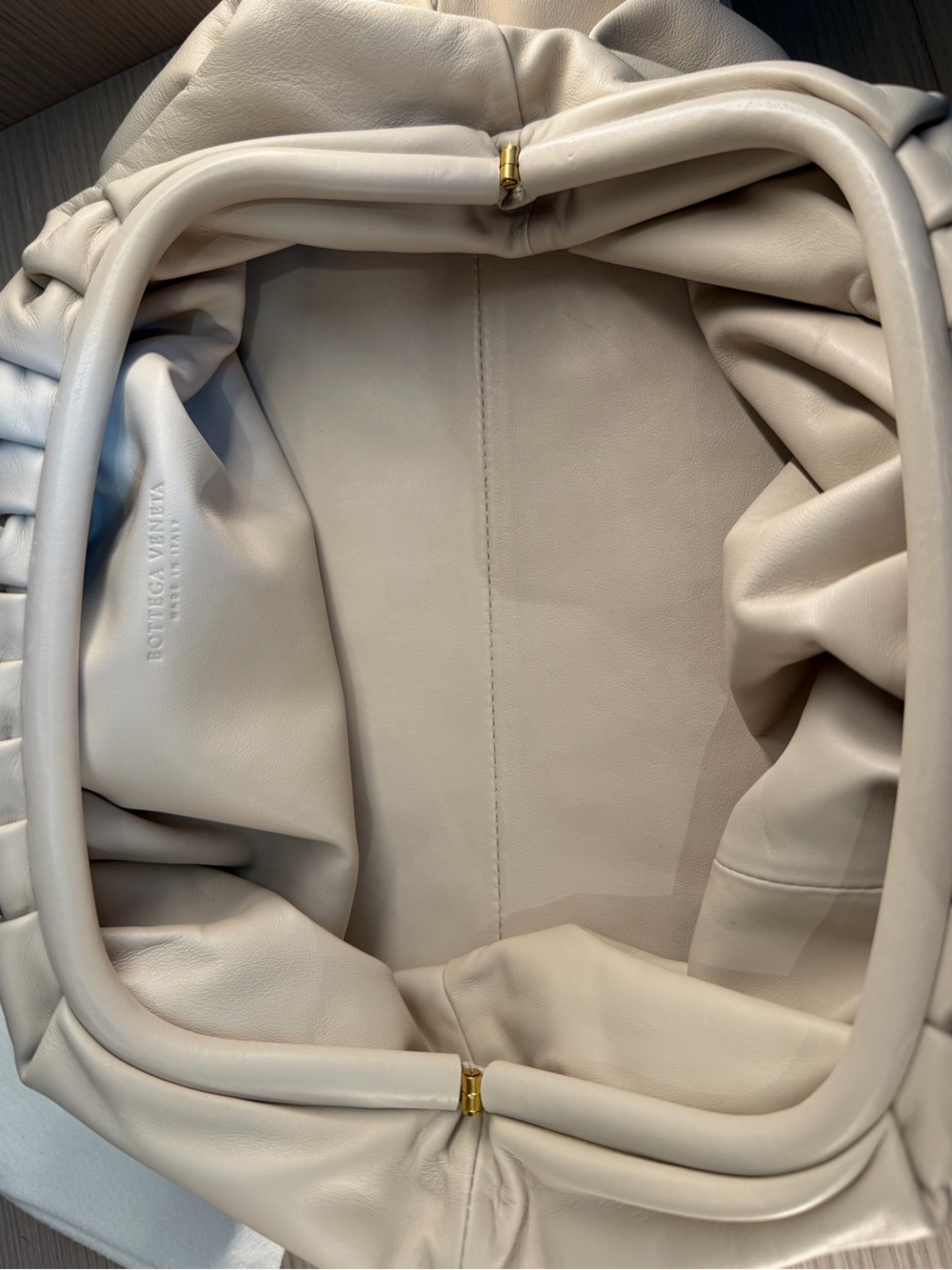Bottega Veneta Light Beige Pouch Bag. - Picture 3 of 4